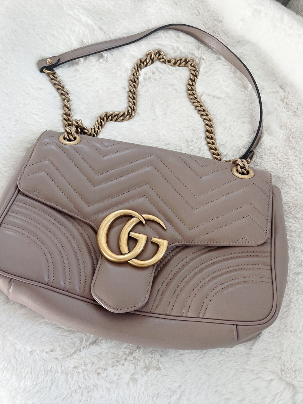 Gucci Leather Shoulder Bag in Taupe with Gold Hardware